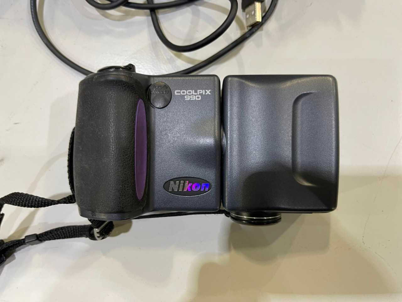 Nikon Coolpix Microscope Digital Camera W/ Acessories - LAB & SCIENTIFIC