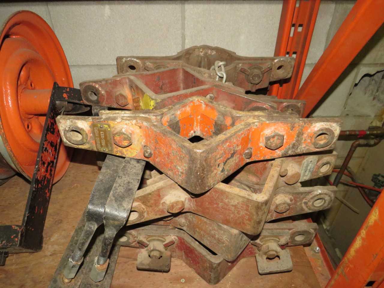 LOT OF ASSORTED BRACKETS SWL 5000LBS MAX LOAD FOR CABLE ROLLER SHEAVES - TRAILER MOUNTED EQUIPMENT