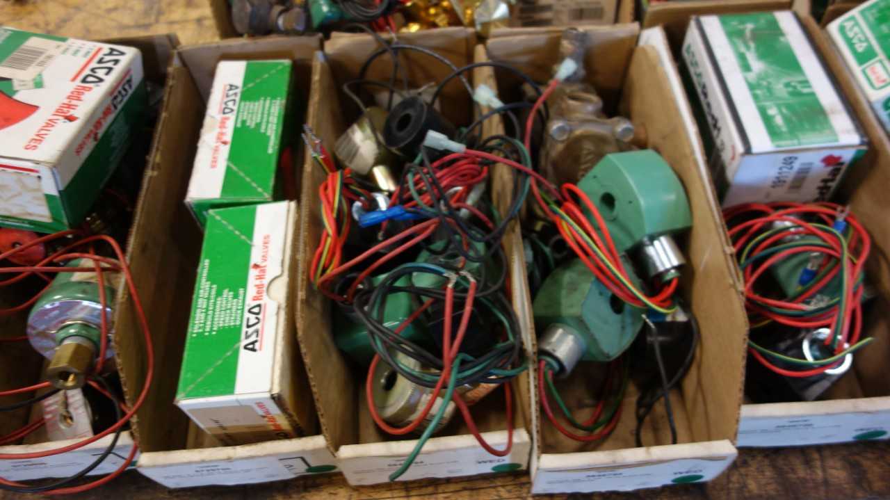 LOT OF 12 TOTES OF ASSORTED ASCO SOLENOID VALVES & COILS - SOLENOID VALVE