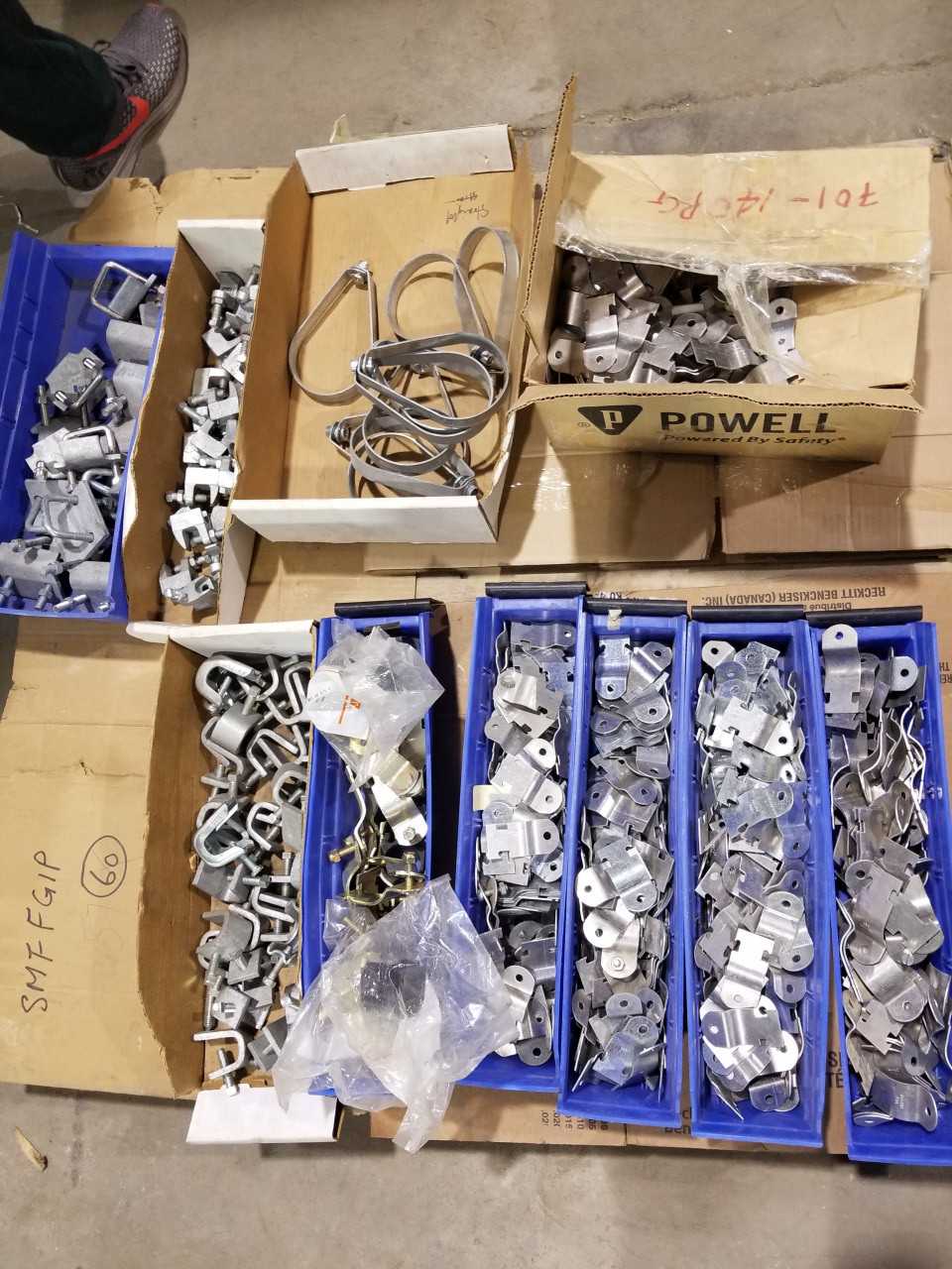 PALLET OF MISCELLANEOUS CLAMPS - MISCELLANEOUS