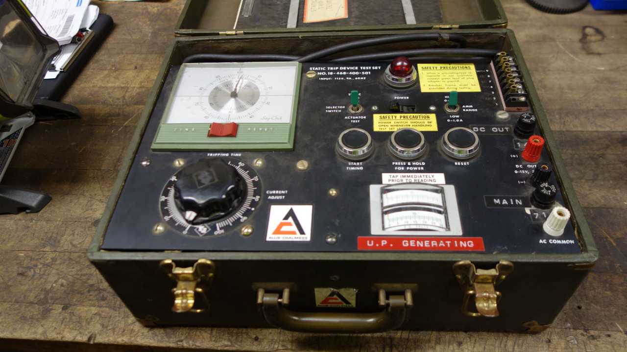 ALLIS CHALMERS 18-468-400-501 TRIP DEVICE TEST SET - ELECTRICAL TESTING EQUIPMENT