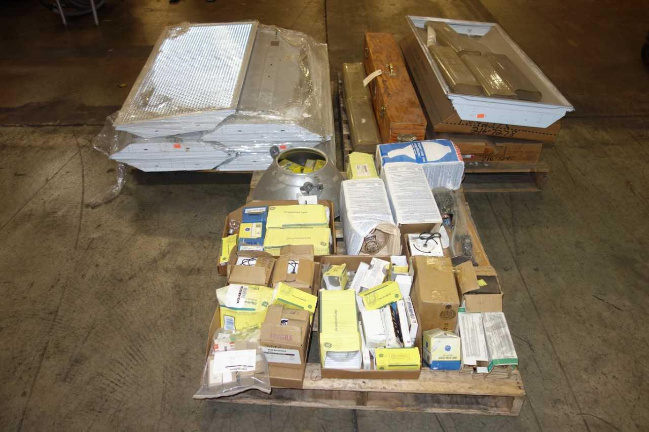 3 PALLETS OF ASSORTED LIGHT FIXTURES AND LIGHT BULBS - LIGHTING