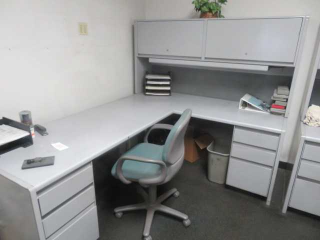 Office Cubical, Steelcase, desk and chair - MISCELLANEOUS