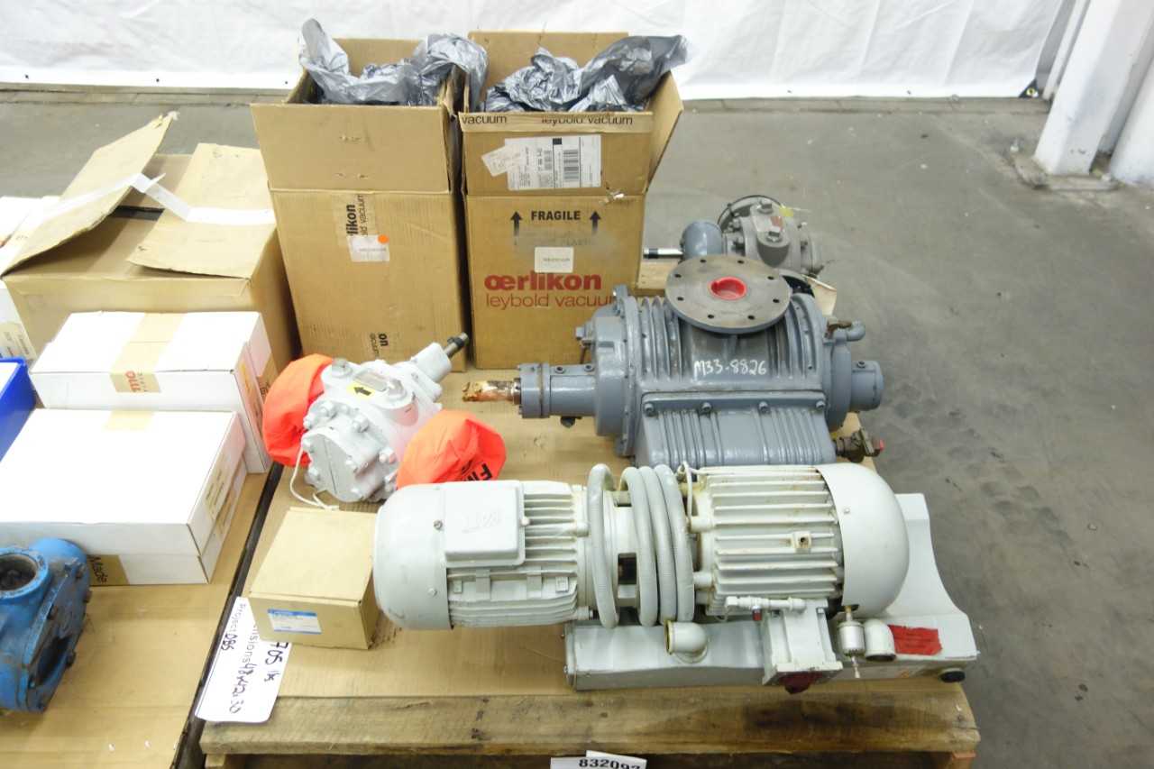 2 PALLETS OF PUMPS AND PUMP PARTS - PUMPS