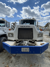 2003 MACK 600 DM600 READYMIX CONCRETE MIXER TRUCK - MIXER TRUCKS