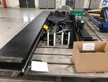 Dover Corporation 4 Post Vehicle Hoist Lift - LIFTING EQUIPMENT