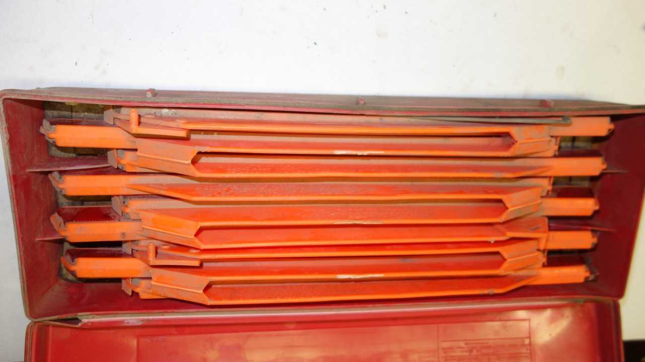 LOT OF ASSORTED SAFETY TRIANGLE FLARE KITS - ELECTRIC POWER TOOLS
