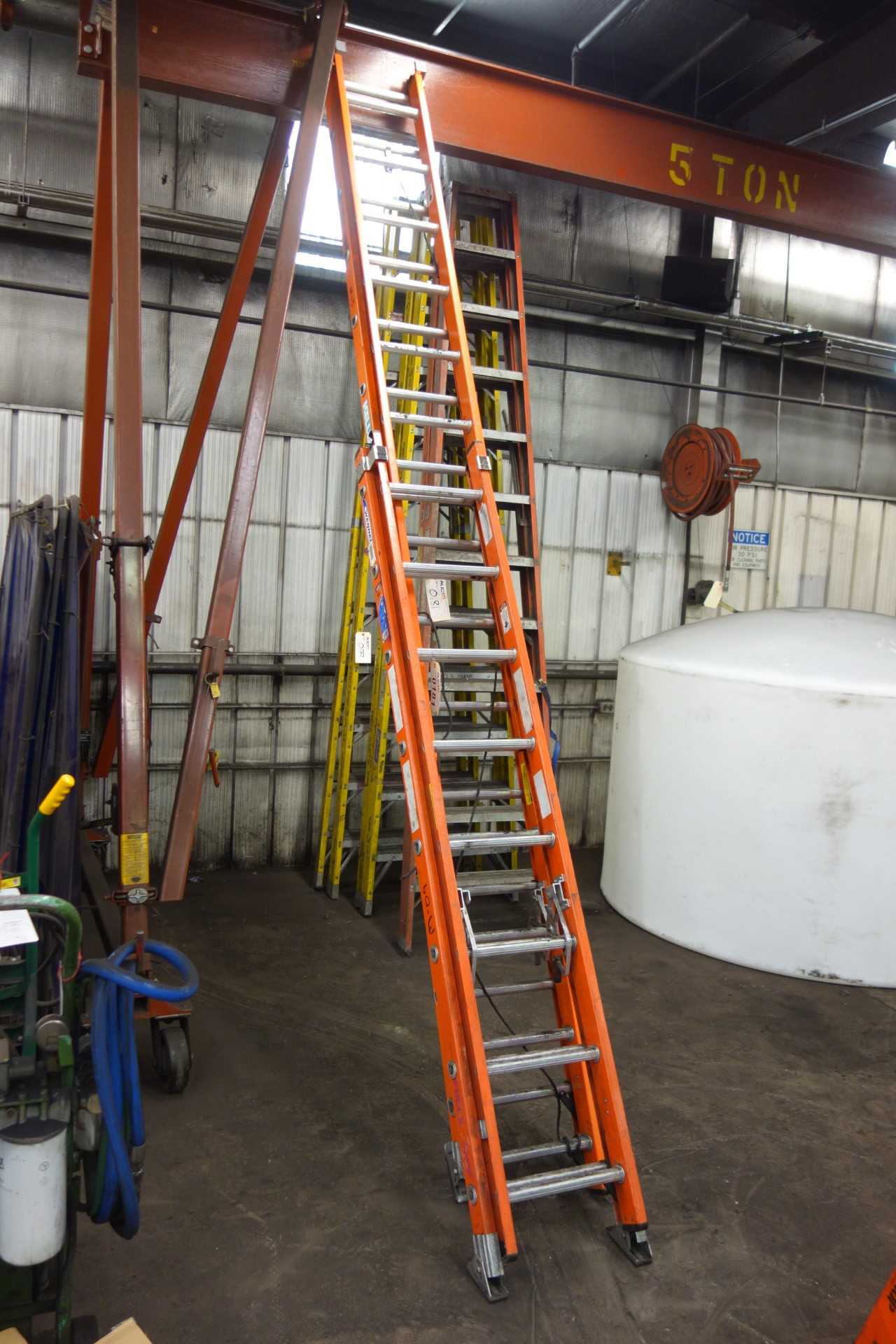 LOT OF 2 300LBS EXTENSION LADDERS, 16FT & 28FT - PLANT & FACILITY