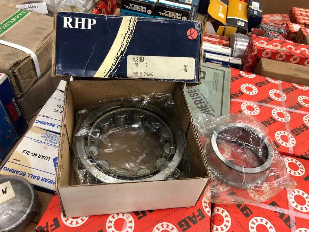 1 pallet of assorted bearings - BEARINGS