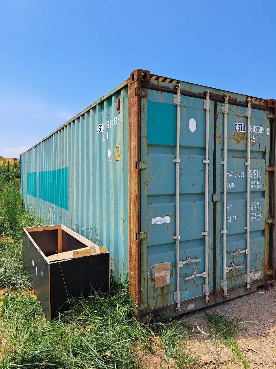 40 ft Container - Empty - INDUSTRIAL PARTS