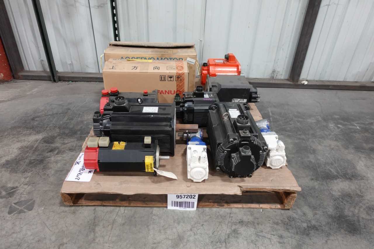 PALLET OF ASSORTED SERVO MOTORS - SERVO