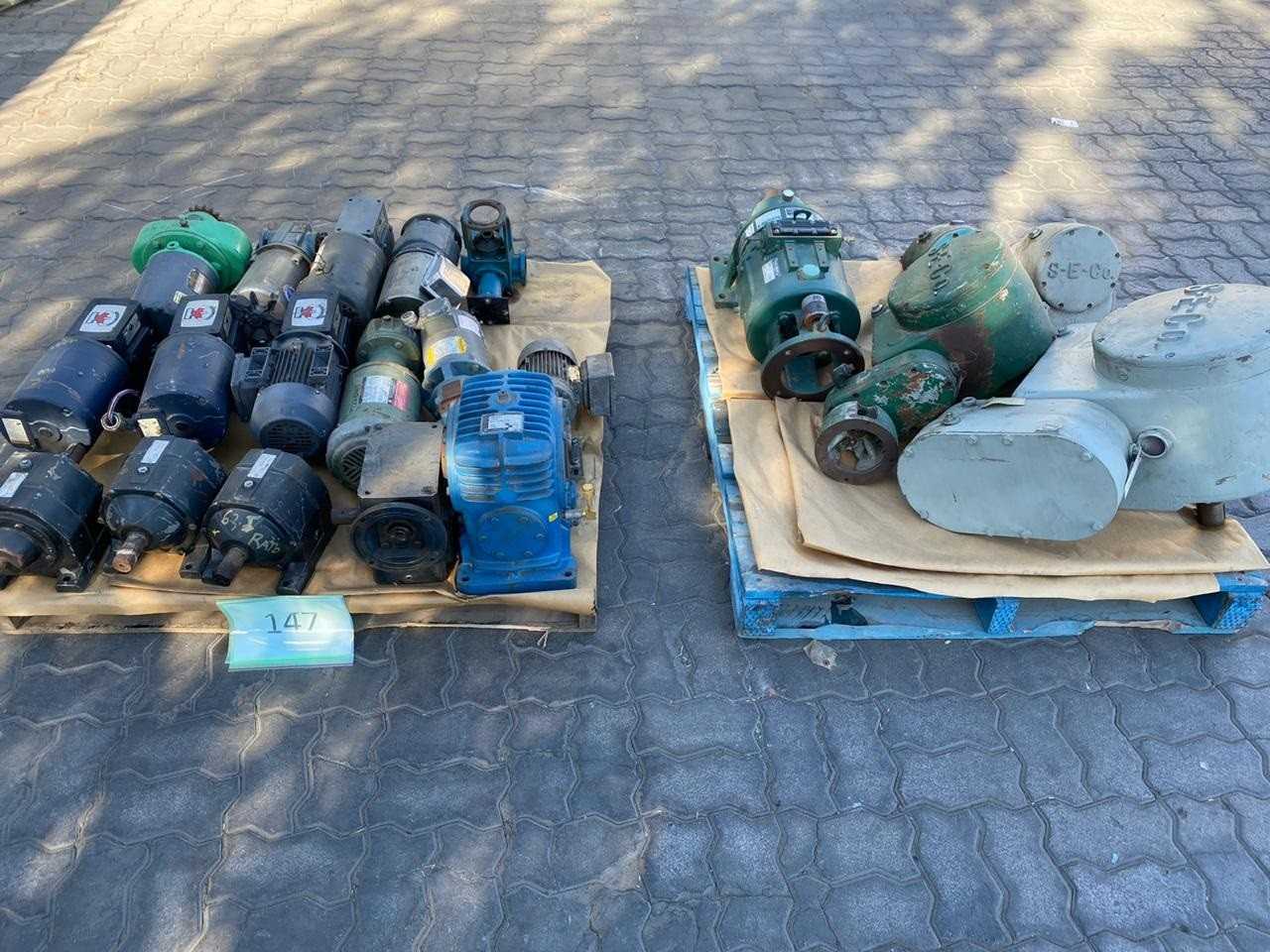 2 PALLETS OF ASSORTED GEARS AND GEARMOTORS - HAND TOOLS