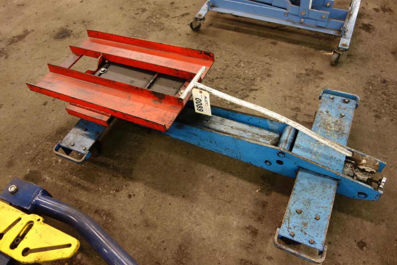 HYDRAULIC FLOOR JACK - PLANT & FACILITY