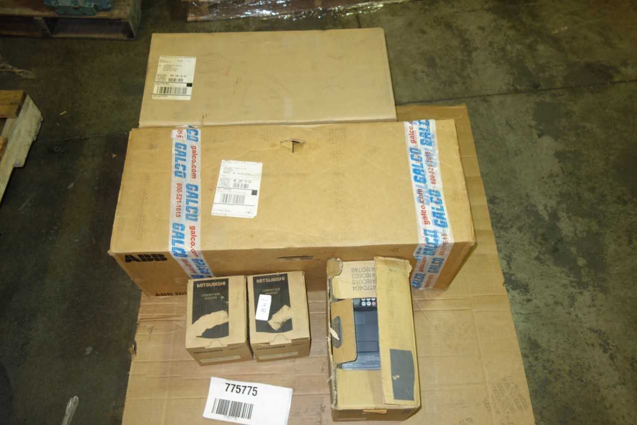 LOT OF 5 ASSORTED AC VFD MOTOR DRIVES, ALLEN BRADLEY, ABB, MITSUBISHI - MOTOR DRIVES