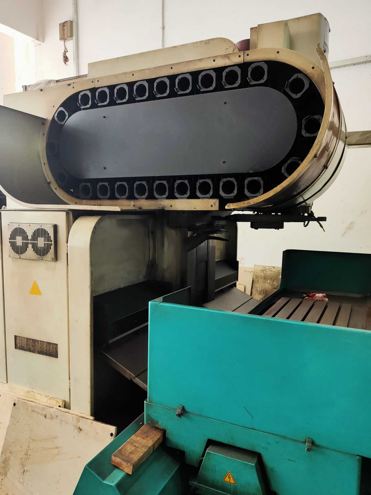 Doosan VM 56 Vertical Machining Center - VERTICAL MACHINING CENTERS