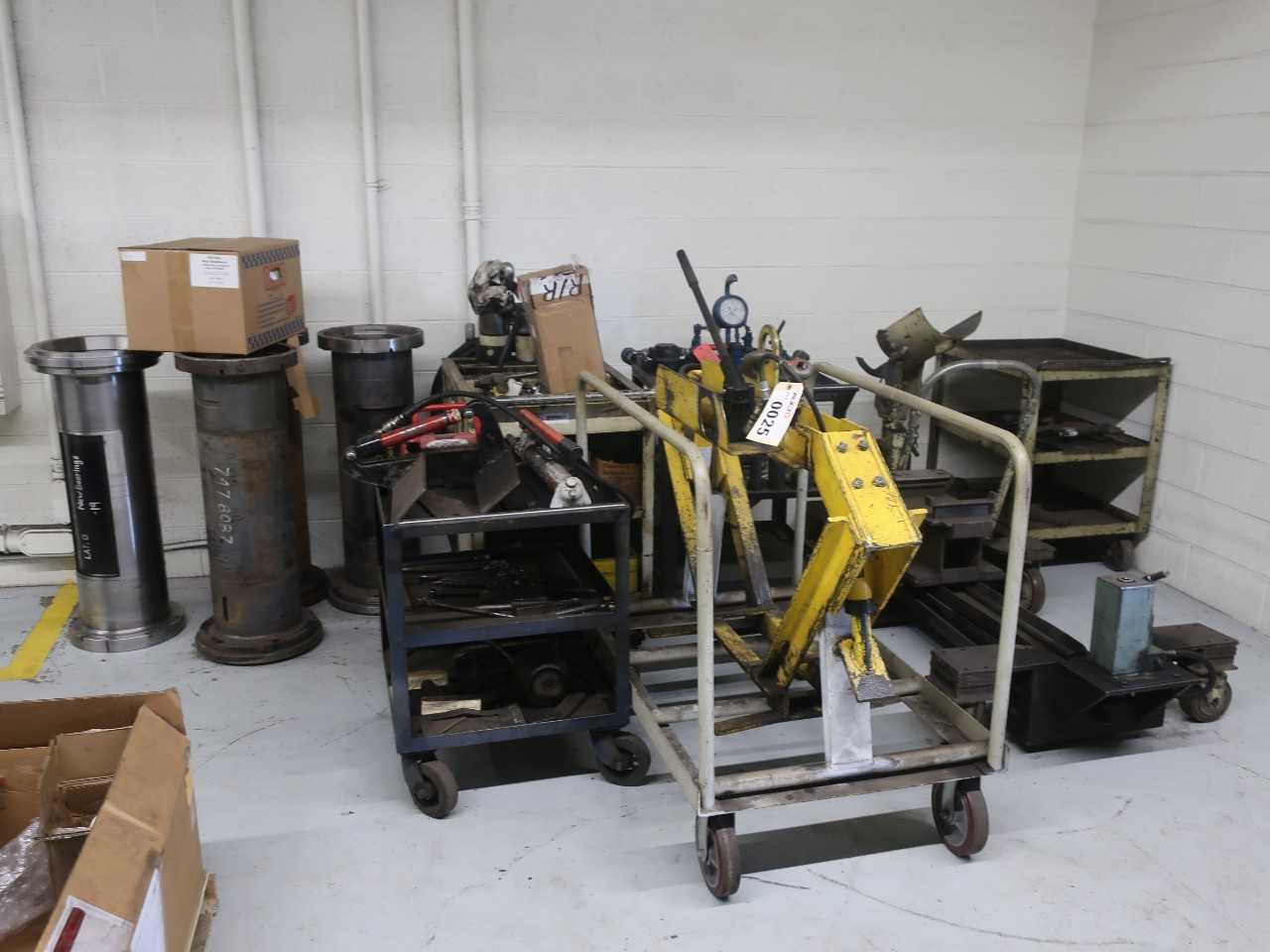 Lot of 7 carts with hydraulic presses, tools - ROLLING CARTS