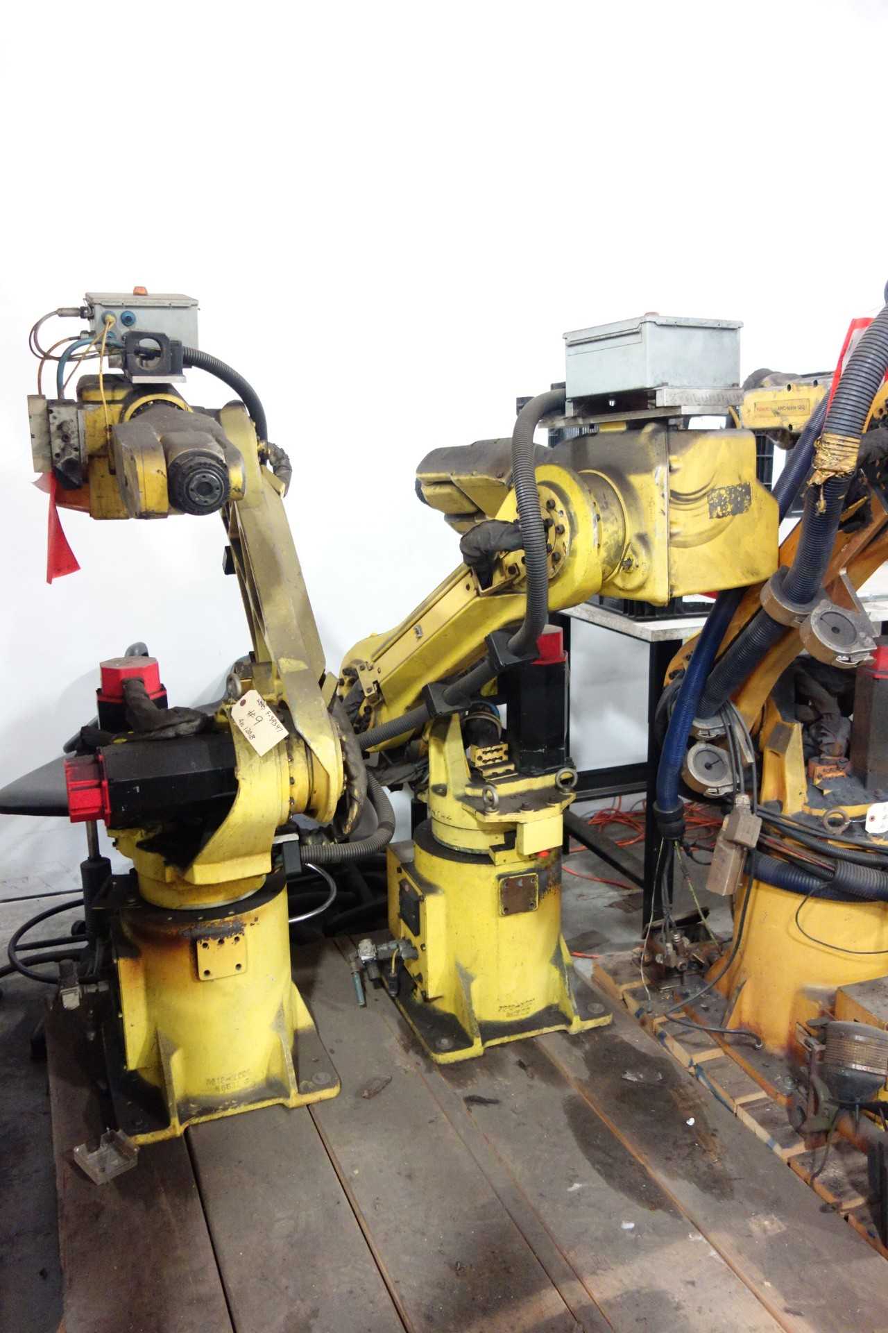 GE FANUC ROBOT ARM - INDUSTRIAL ROBOTS