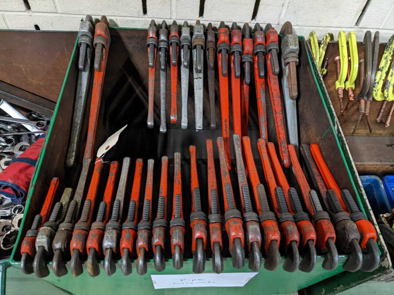 LOT OF ASSORTED PIPE WRENCHES - HAND TOOLS