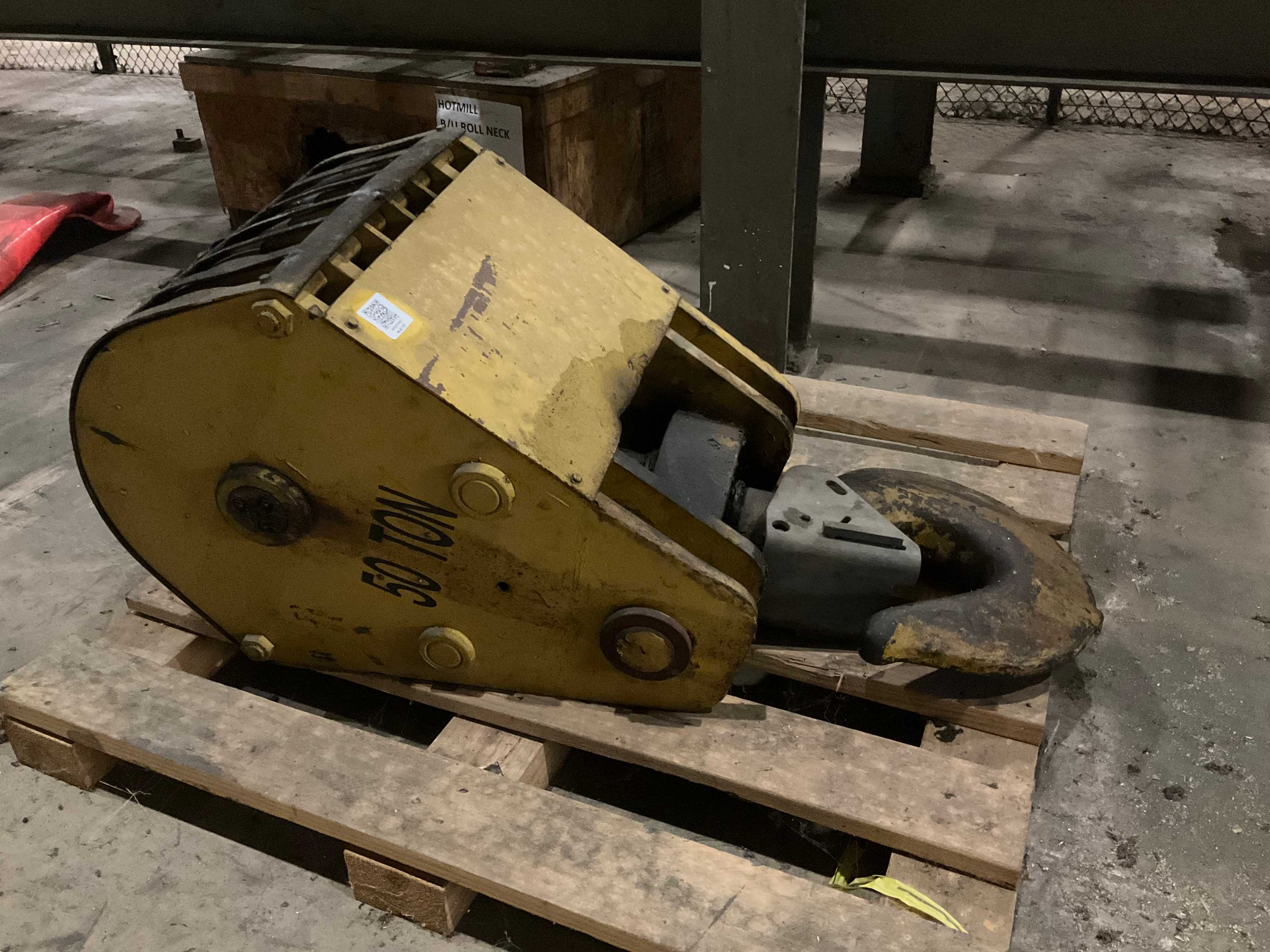 CRANE HOOK - LIFTING ATTACHMENTS