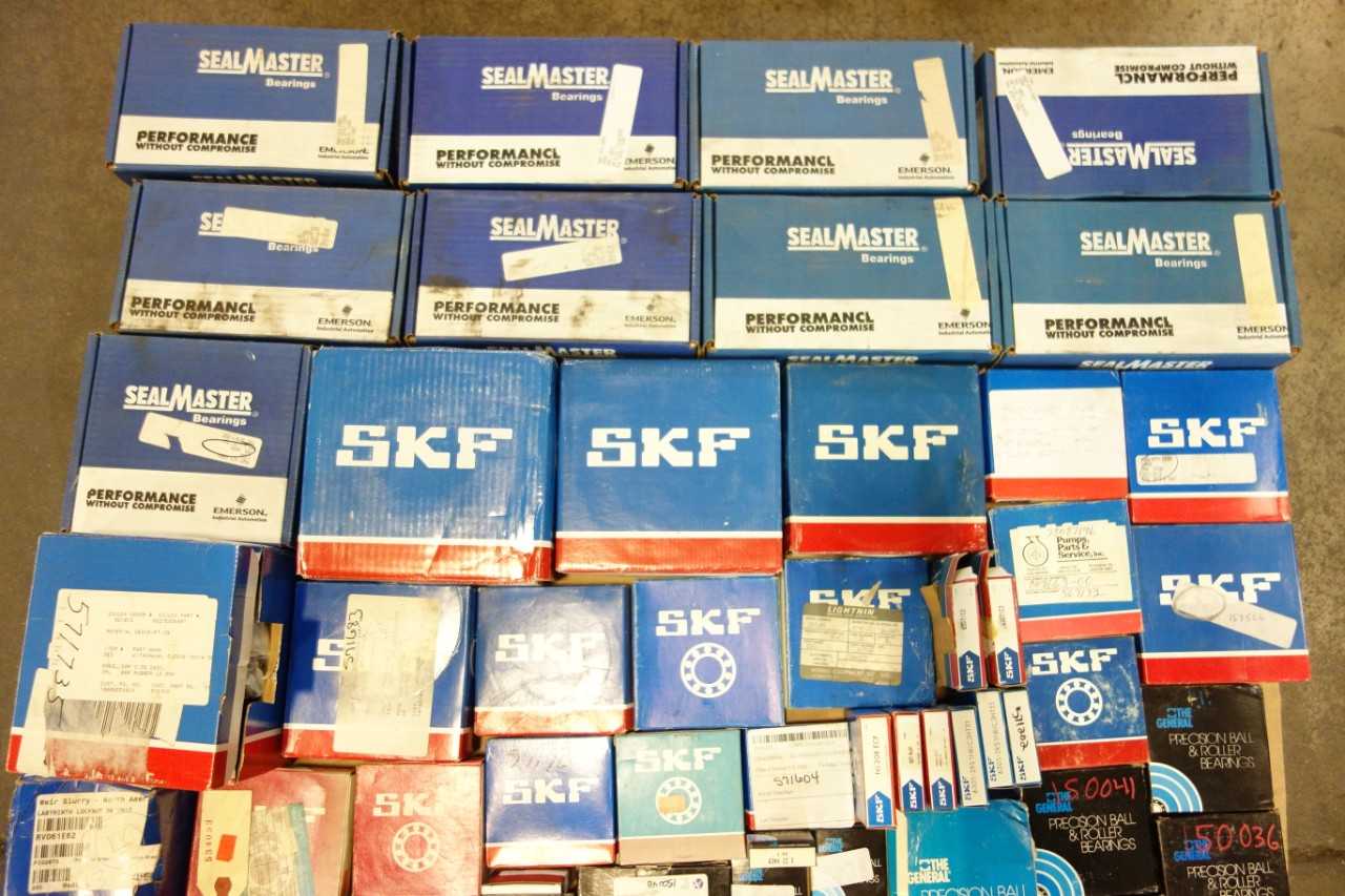LOT OF ASSORTED BEARINGS AND ACCESSORIES - BEARINGS