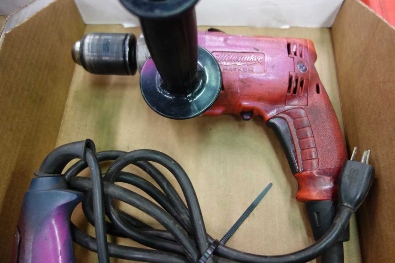 LOT OF 2 ASSORTED MILWAUKEE POWER DRILLS - ELECTRIC POWER TOOLS