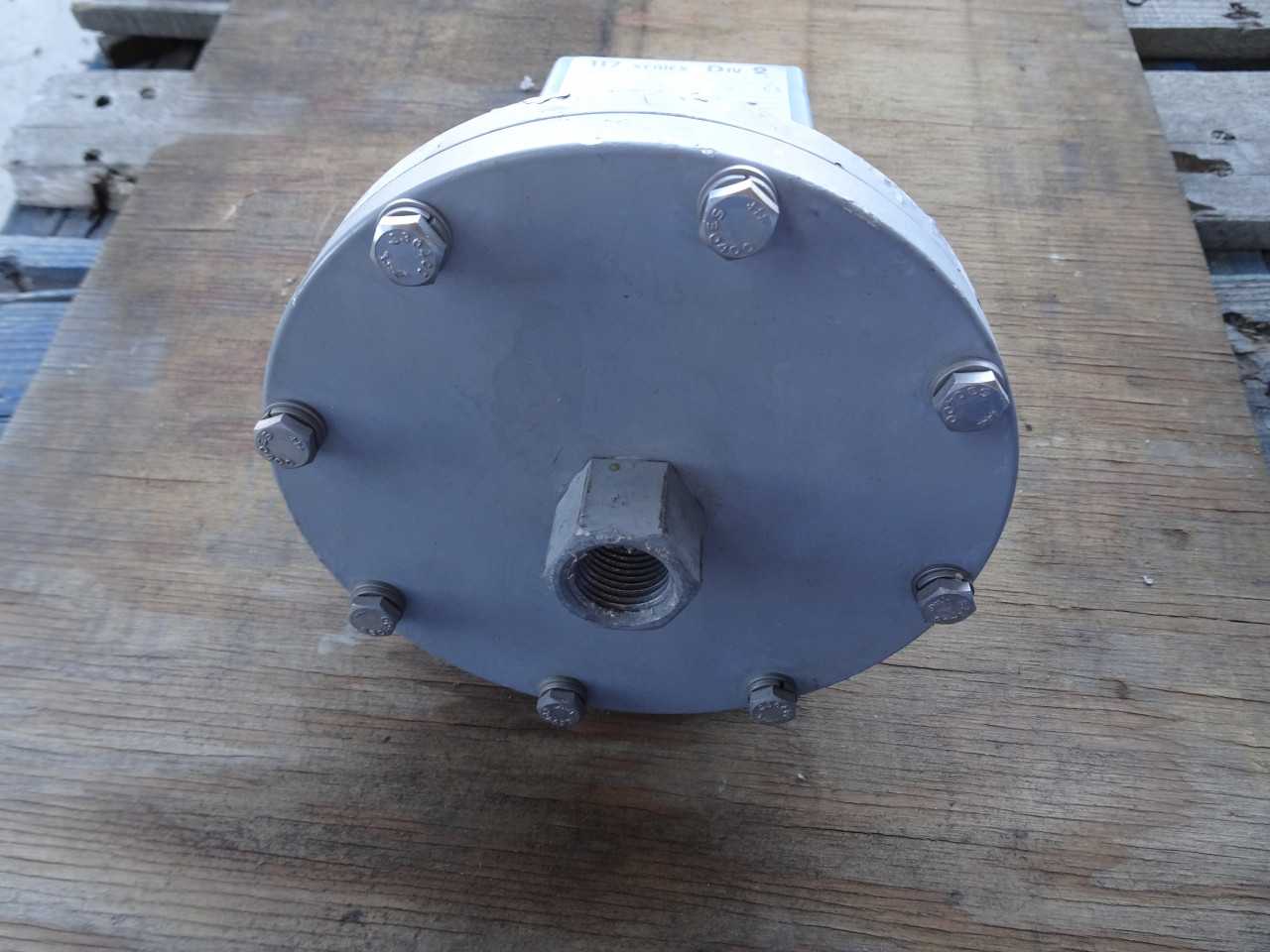United Electric H117-524 Pressure controller - AUTOMATION & CONTROLS