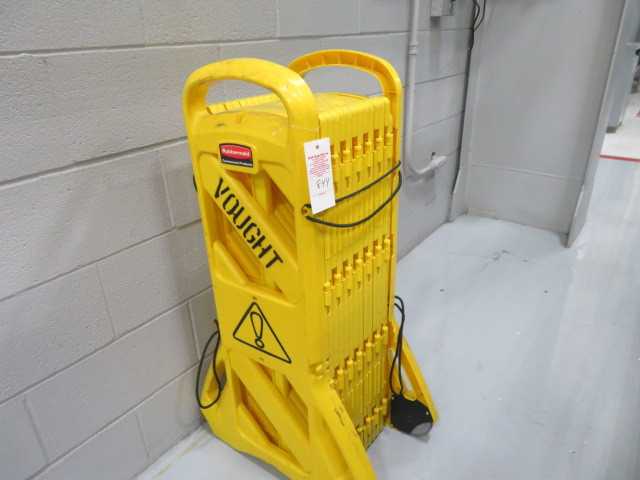 Rubbermaid gate - MISCELLANEOUS