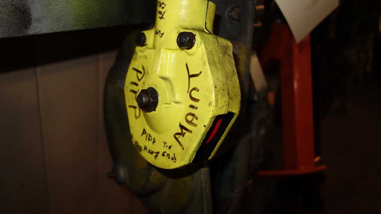 ASSORTED LOT OF HOISTING EQUIPMENT AERO-MOTIVE 1000-A BALANCER - LIFTING EQUIPMENT
