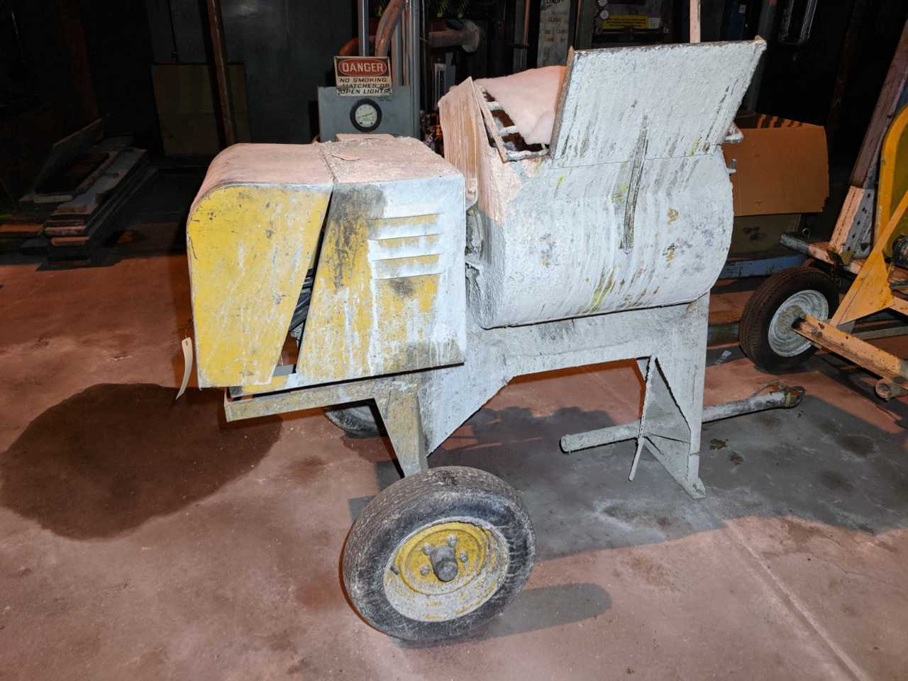 GILSON 59058 CEMENT MIXER 220/440V - GRINDING MACHINES GILSON 59058 CEMENT MIXER 220/440V - GRINDING MACHINES