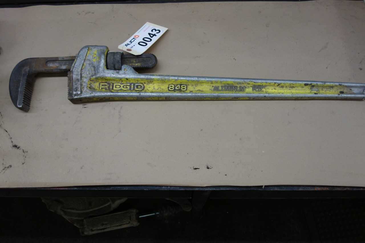 RIGID 848 48IN ADJUSTABLE PIPE WRENCH - HAND TOOLS