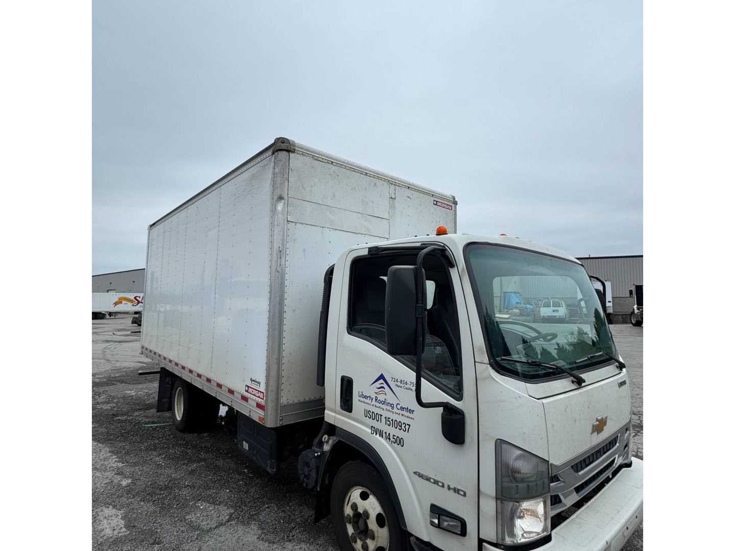 2017 CHEVROLET 4500 HD STRAIGHT CARGO TRUCK