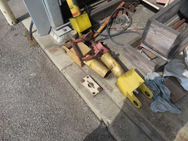 Enerpac Cylinders, and cart of wheels - PNEUMATIC CYLINDERS & ACTUATORS