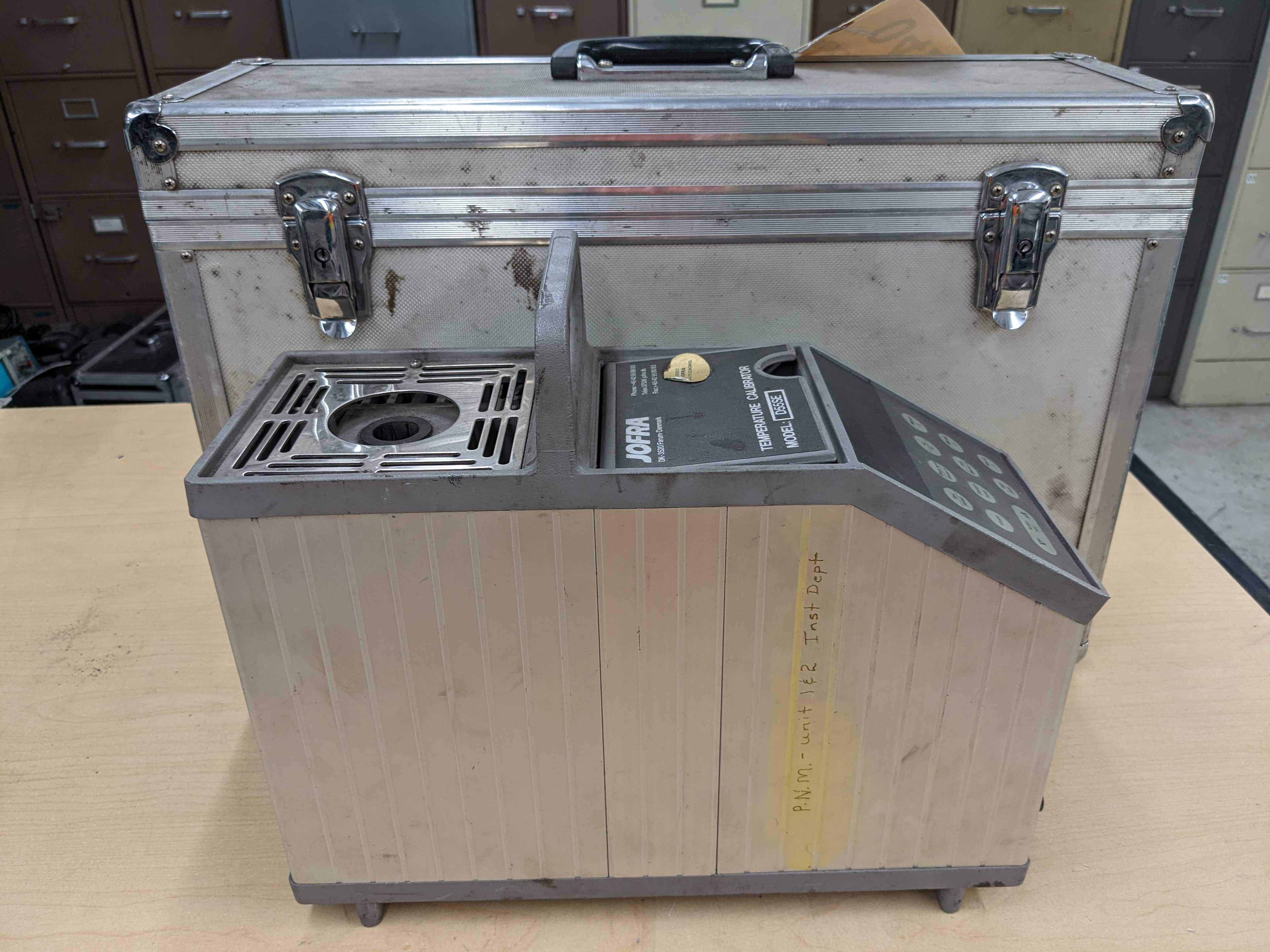 TEMPERATURE CALIBRATOR - TEMPERATURE CONTROLLERS