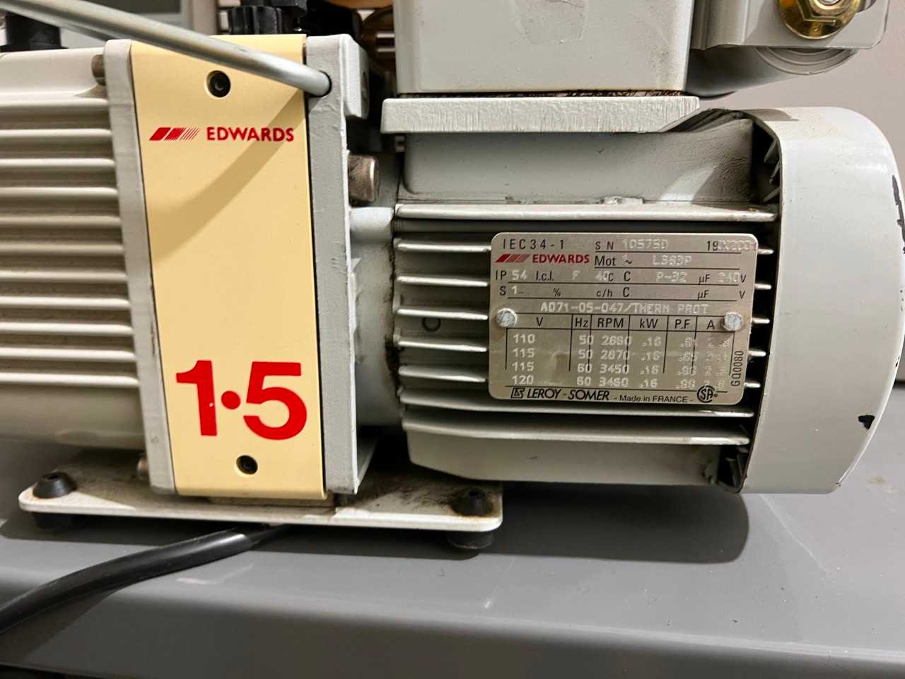 EDWARDS E2M1.5 VACUUM PUMP - VACUUM PUMP