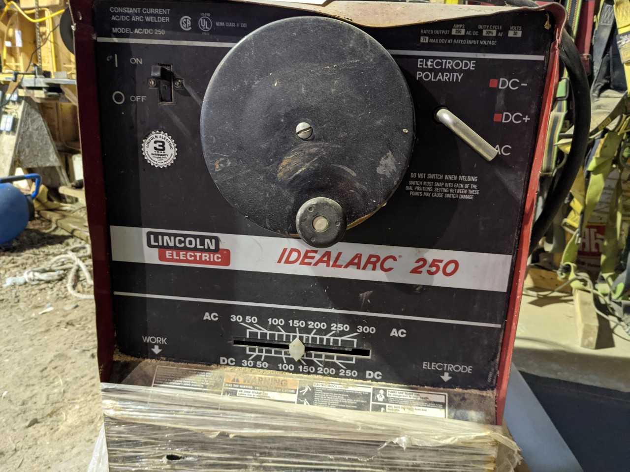Lincoln Electric Welder - WELDING EQUIPMENT