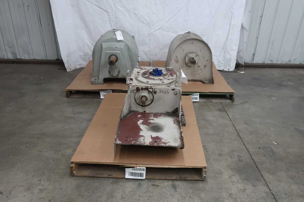 LOT OF 3 ENCLOSED GEAR REDUCERS - GEAR REDUCERS