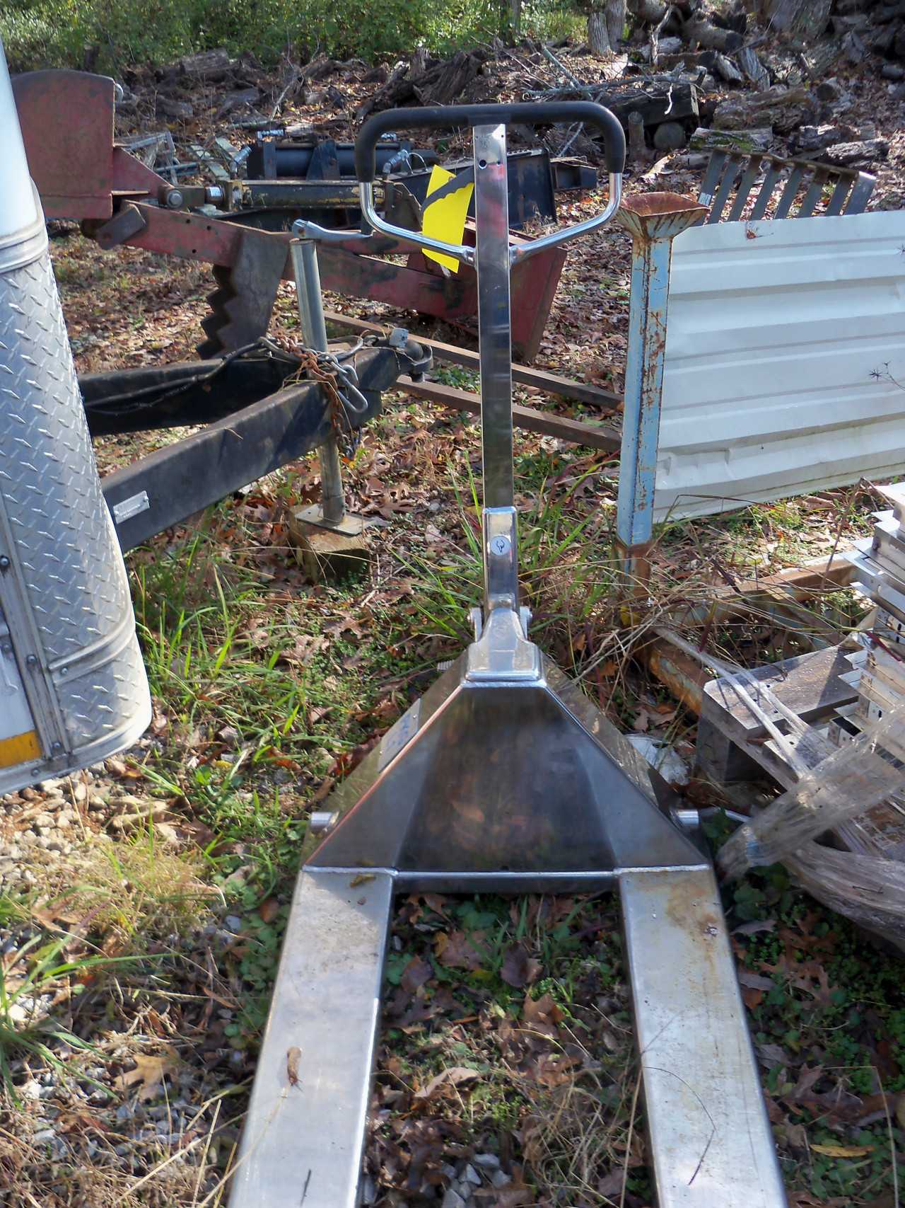 Stainless Steel Pallet Jack - MANUAL PALLET JACKS