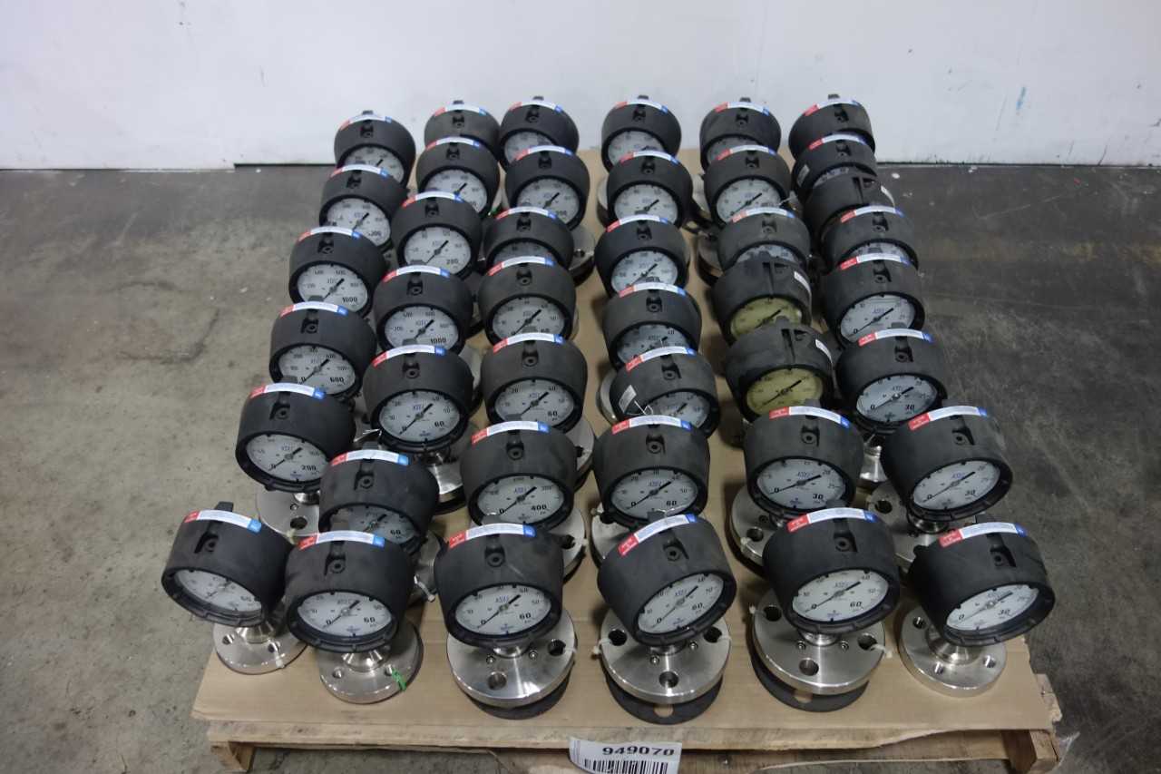 LOT OF ASSORTED WIKA AND REOTEMP PRESSURE GAUGES - INSTRUMENTATION