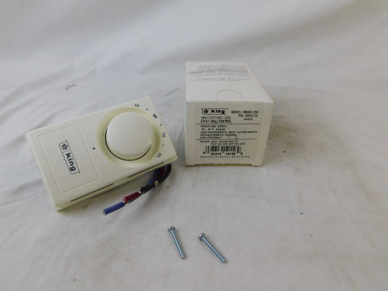 Quantity of 52 New Surplus Invensys Controls M600C-25H Thermostat 25A 125/250V - ELECTRICAL COMPONENTS