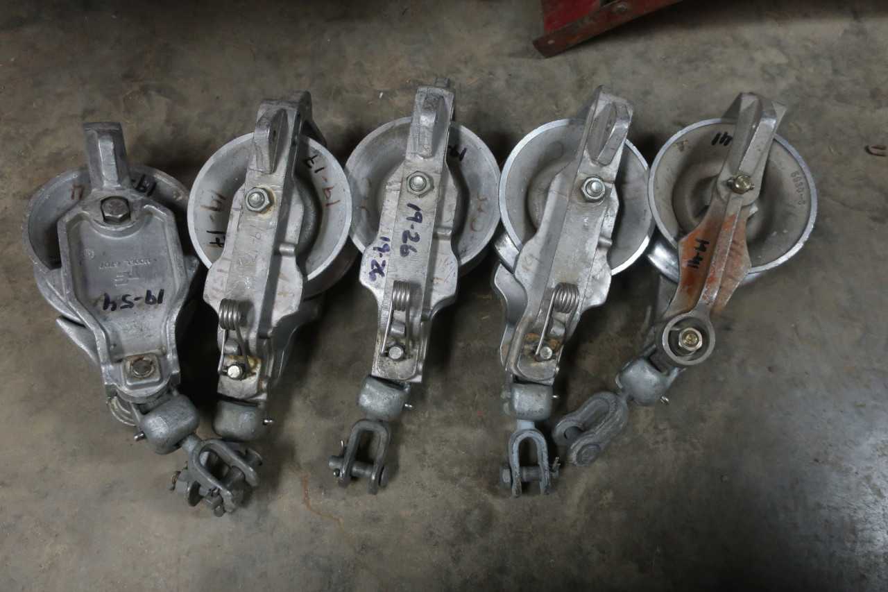 LOT OF 5 ASSORTED SHERMAN RILEY BLOCK AND TACKLE TRAVELLERS - TRAILER MOUNTED EQUIPMENT