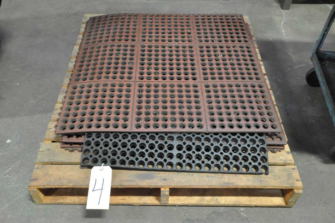 Rubber Floor Mats on 1 Pallet - MATERIAL HANDLING