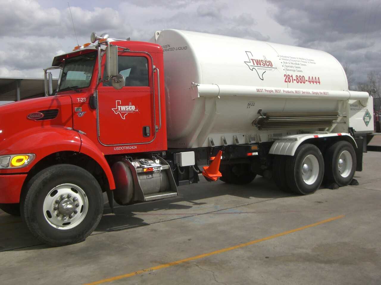 2010 Peterbilt - VANS
