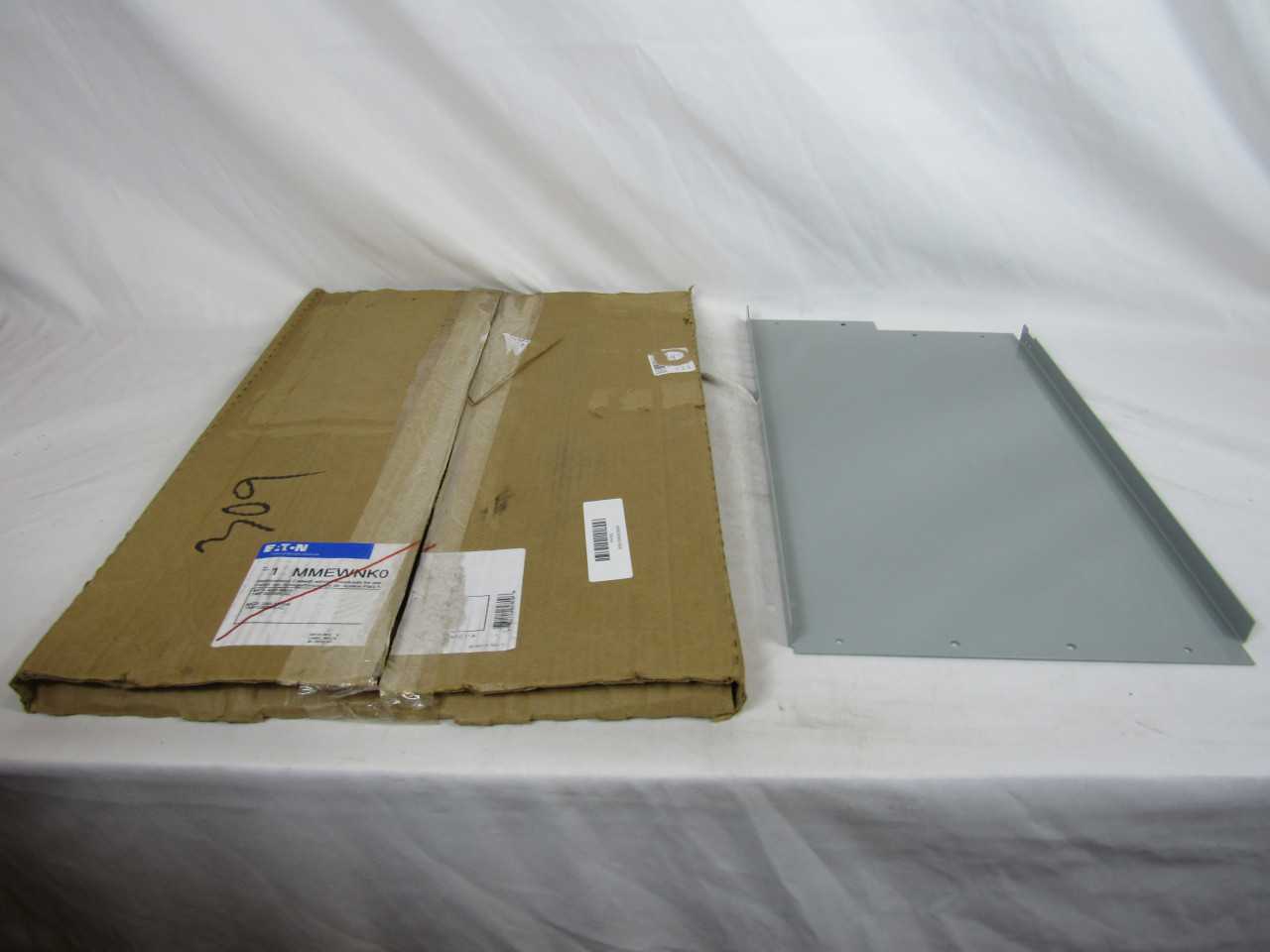 (1) Eaton MMEWNK0 Meter Accy Endwall - ELECTRICAL COMPONENTS