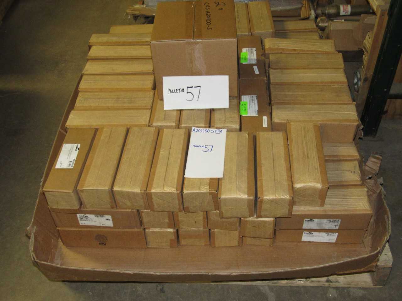 Eaton Roughneck Plug Insulator - PLUGS & RECEPTACLES