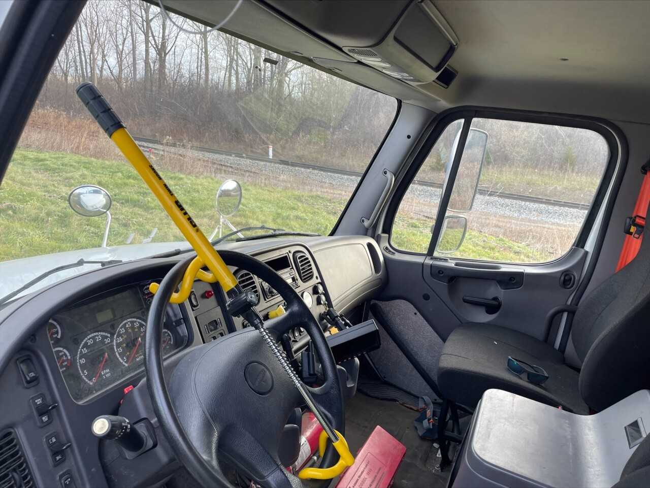 2015 Freightliner M2 Box Van - HYDRO EXCAVATOR TRUCKS