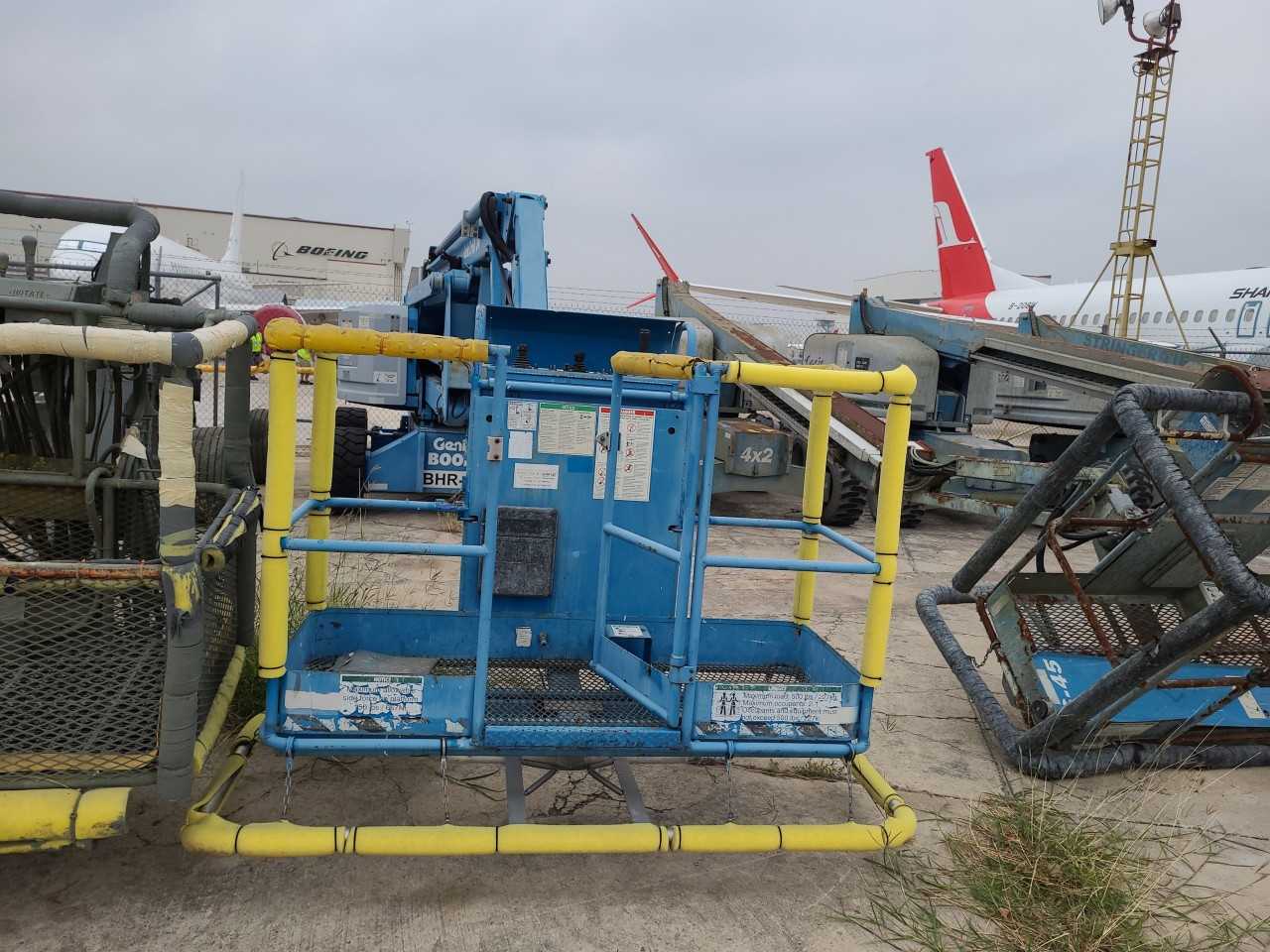 Genie Z-60/34 Articulating Lift  (Lot 2586576) San Antonio, TX - CONSTRUCTION EQUIPMENT