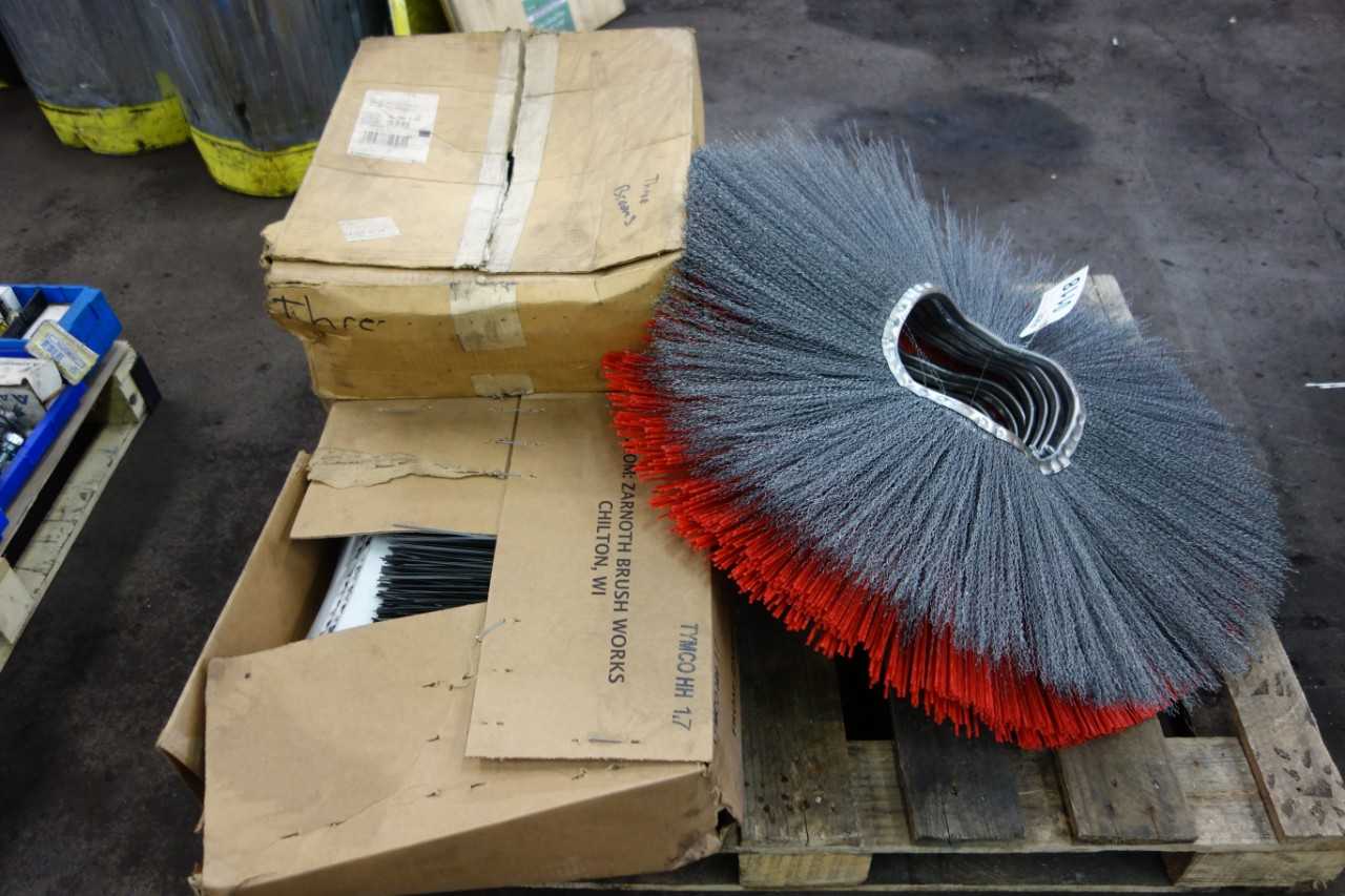 1 PALLET OF ASSORTED SWEEPER BRUSHES - PLANT & FACILITY