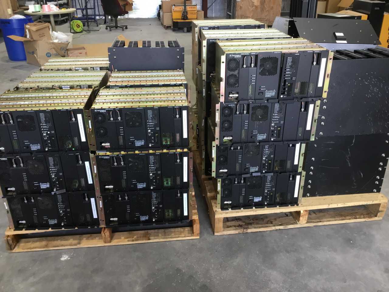 Lot of 2 Pallets of Motorola Equipment - ELECTRIC POWER TOOLS