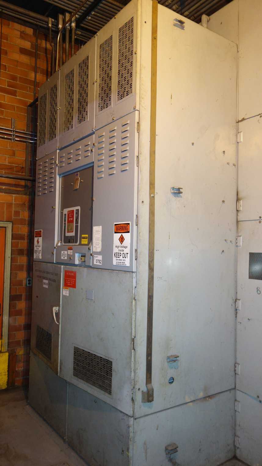 CUTLER HAMMER WESTINGHOUSE 150VCP-WR63 3000A 15KV-AC VACUUM CIRCUIT BREAKER - SWITCHGEAR