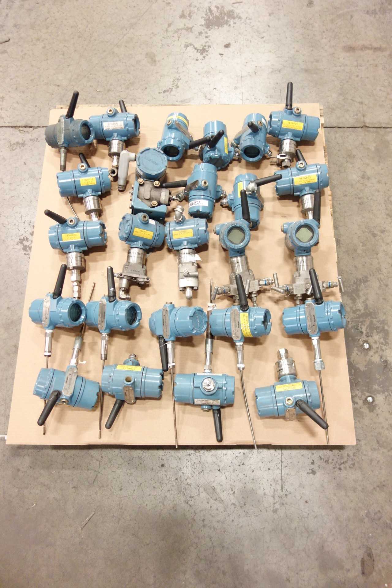 LOT OF ASSORTED WIRELESS TRANSMITTERS - INSTRUMENTATION